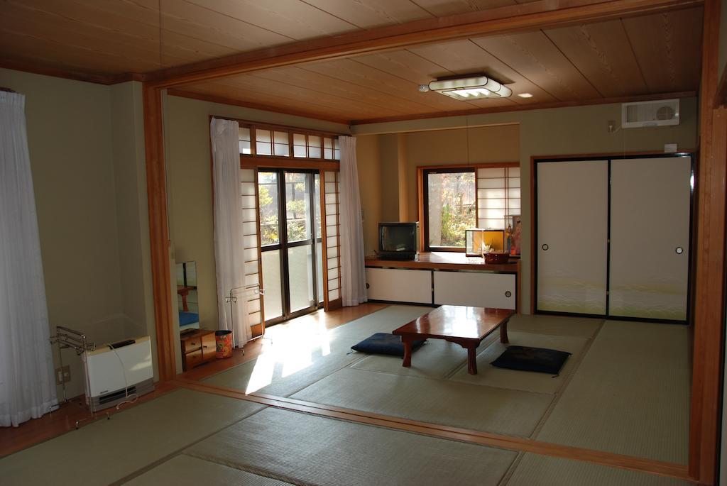 Yamanouchi Guest House Yamanakako Εξωτερικό φωτογραφία